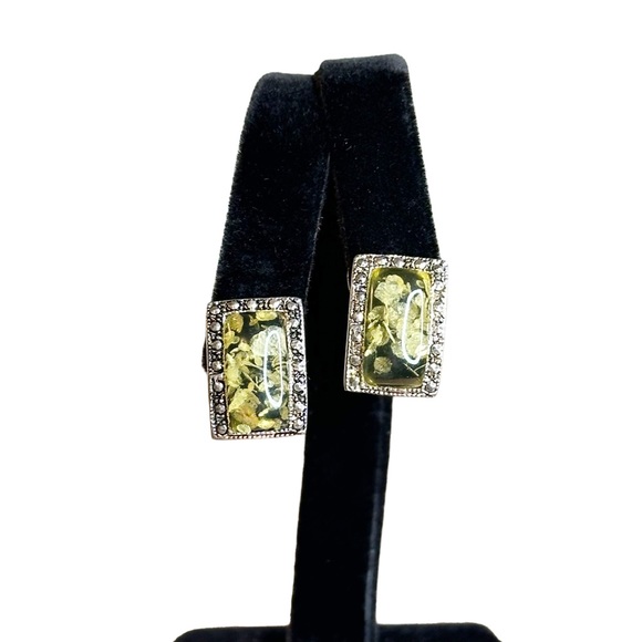 Vintage Lucite Dried Flower Rectangle Pierced Stud Earrings - Picture 2 of 8